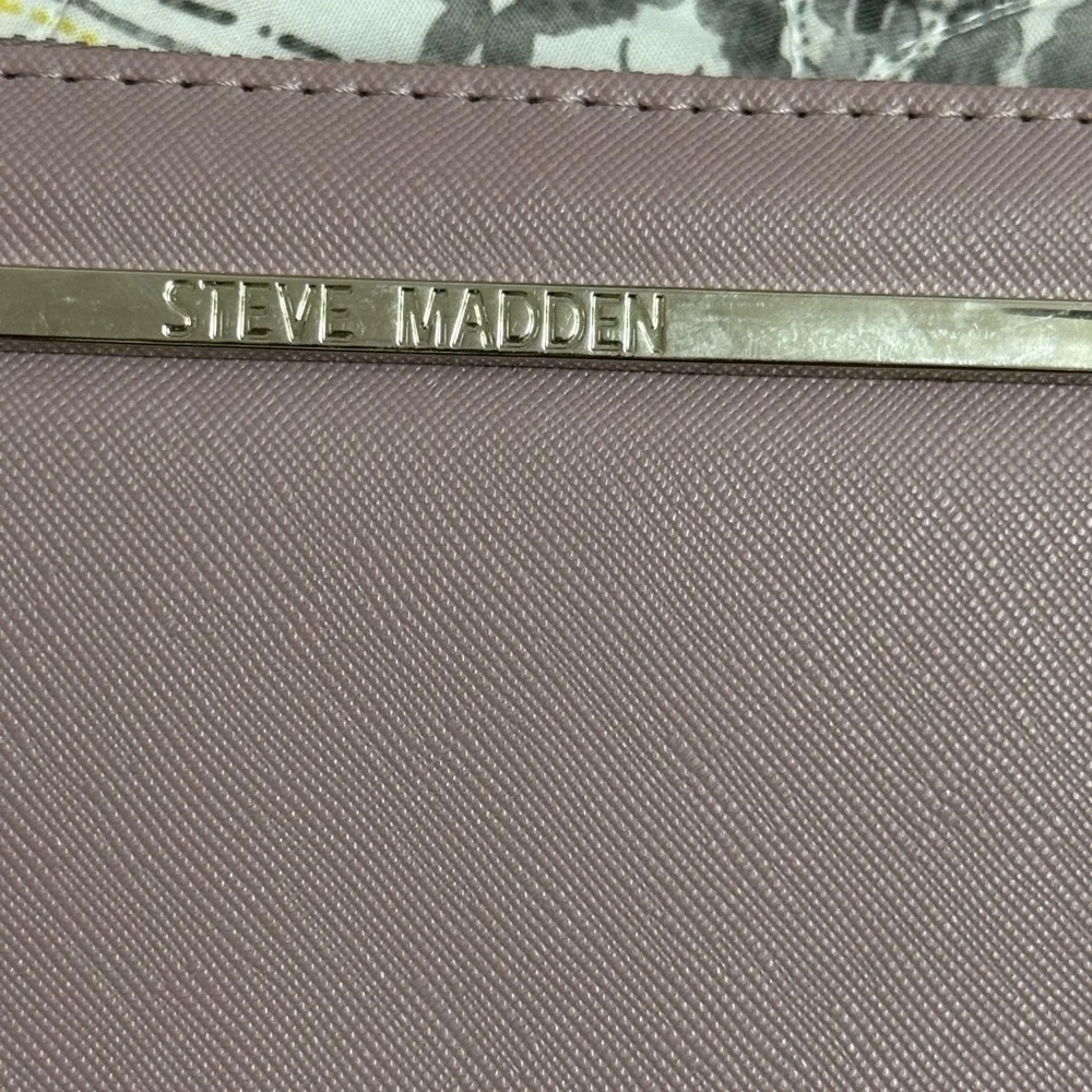 Steve Madden Mauve Wristlet Wallet
